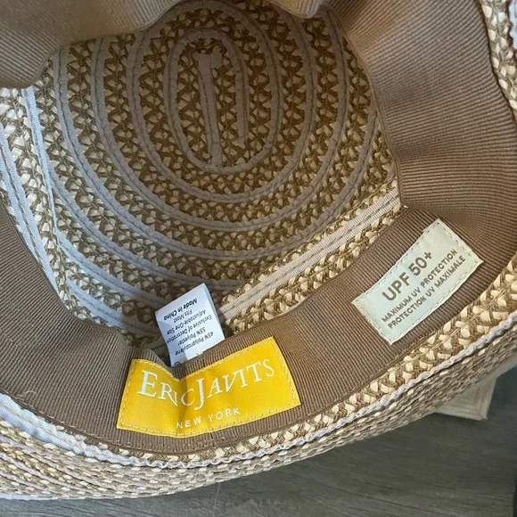 Eric Javits Margot Packable Straw Hat display picture 1